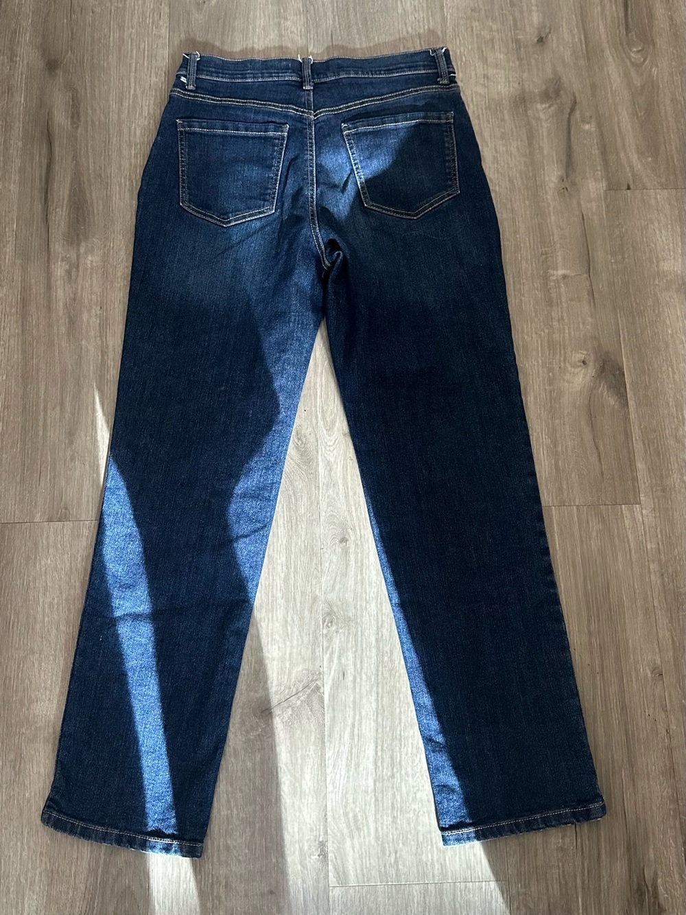 Gloria Vanderbilt Jeans. - Picture 4 of 5